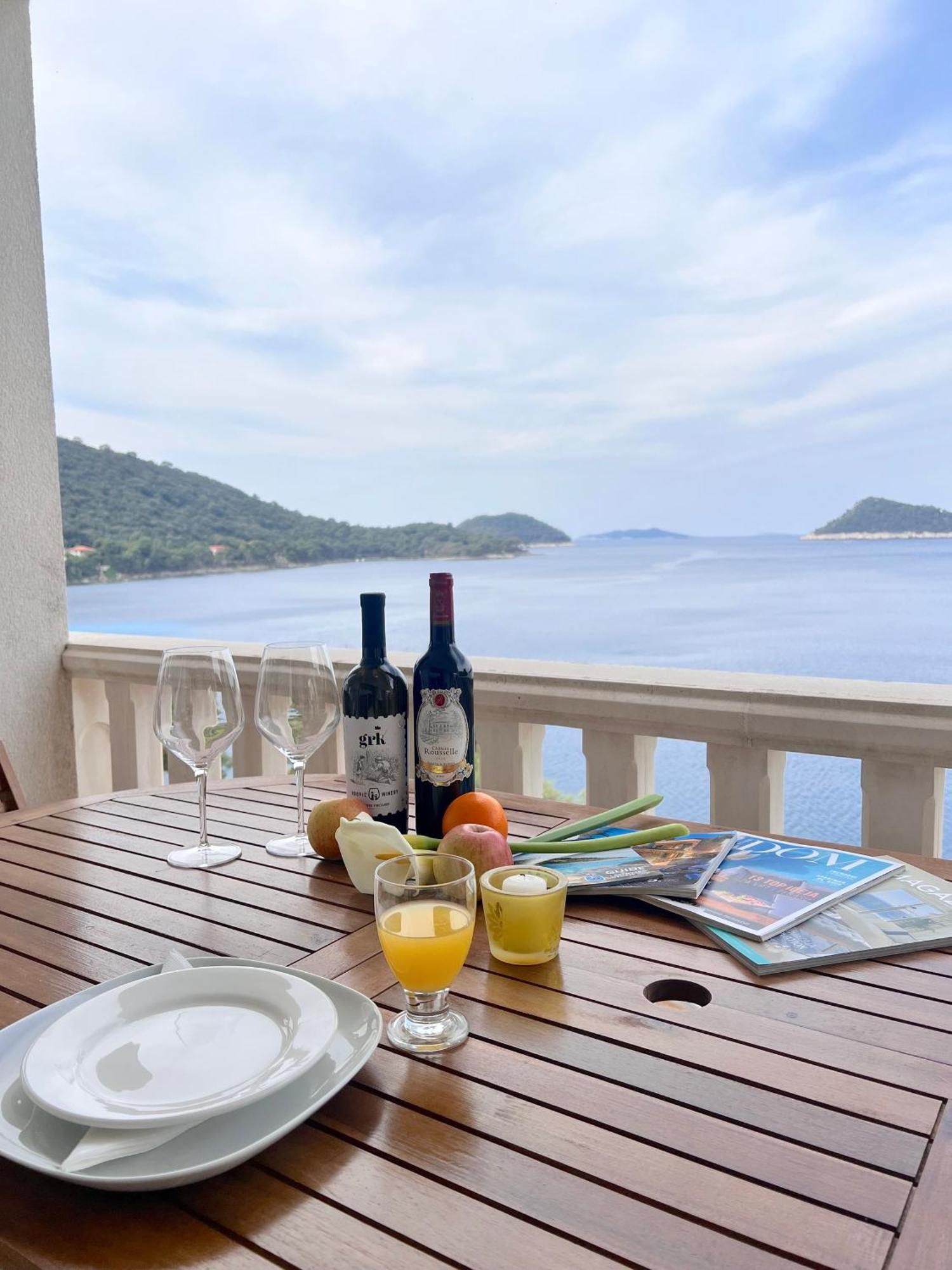 Terrace Studios With Panoramic Seaview Uble Bagian luar foto